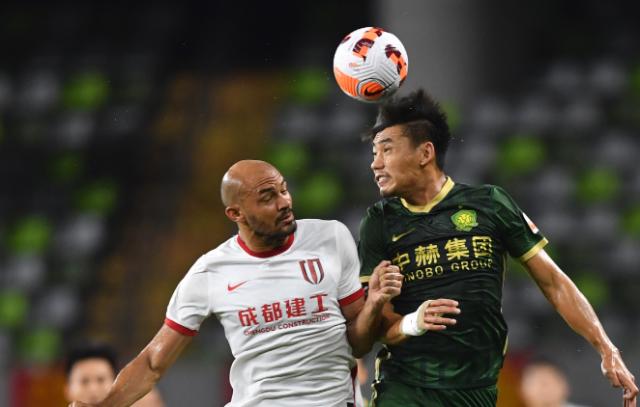 开云体育官网-谢峰:球队中场被动 达布罗与国安以往外援有差距