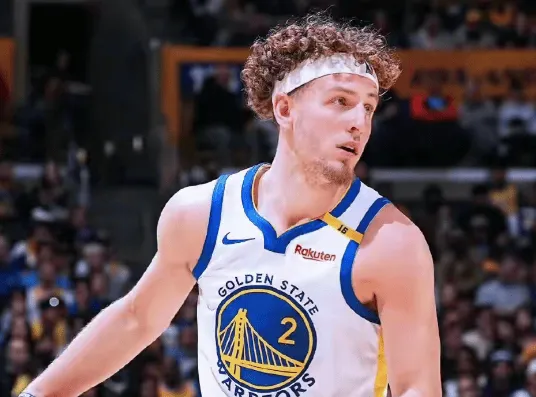 开云体育官网-勇记：波杰姆斯基身体不适，本场能否继续出战存疑